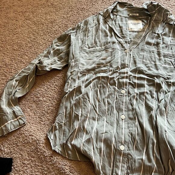 Abercrombie small button down striped - Picture 4 of 9